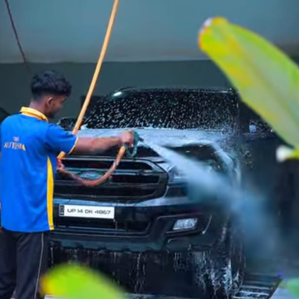 Car Polishing Services in Kochi: 7 Benefits for Your Car